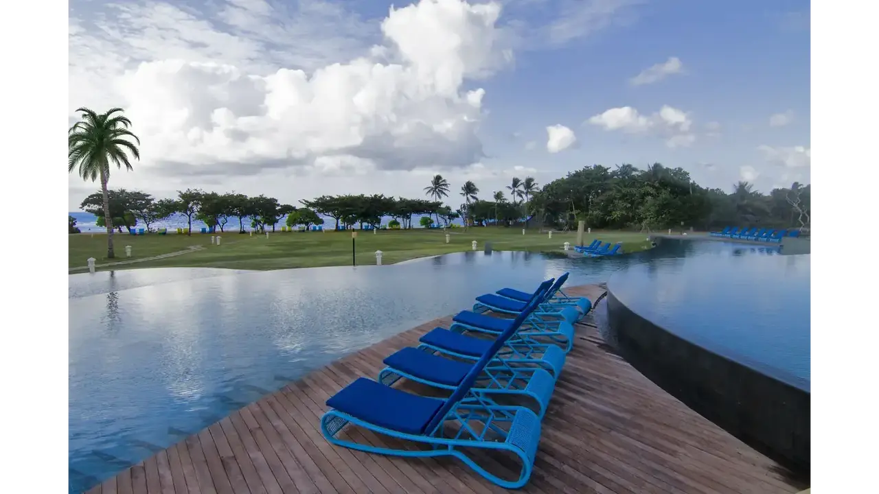 MERUSAKA NUSA DUA