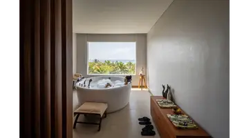 MERUSAKA NUSA DUA
