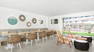 Metropolitan JUKA Playa Aparthotel