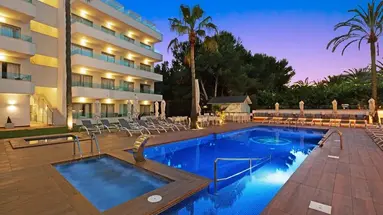 Metropolitan JUKA Playa Aparthotel