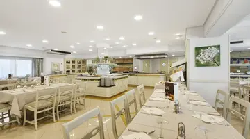 Metropolitan Playa Hotel