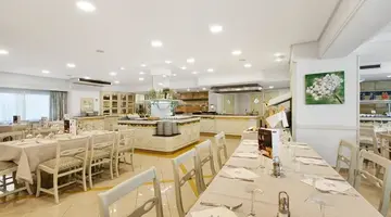 Metropolitan Playa Hotel