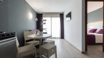Miami Park Aparthotel