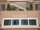 MIDDLE TOWN PALACE