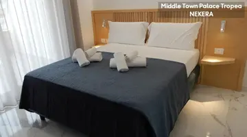 MIDDLE TOWN PALACE