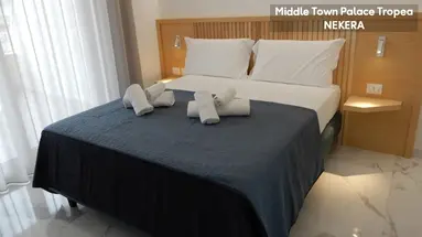 MIDDLE TOWN PALACE