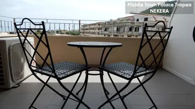 MIDDLE TOWN PALACE