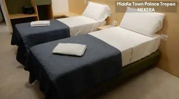 MIDDLE TOWN PALACE