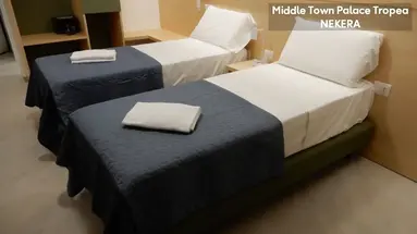 MIDDLE TOWN PALACE