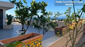 MIDDLE TOWN PALACE