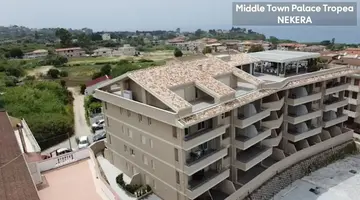MIDDLE TOWN PALACE