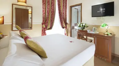 MILTON HOTEL