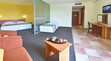 Mimosa Sunshine Hotel