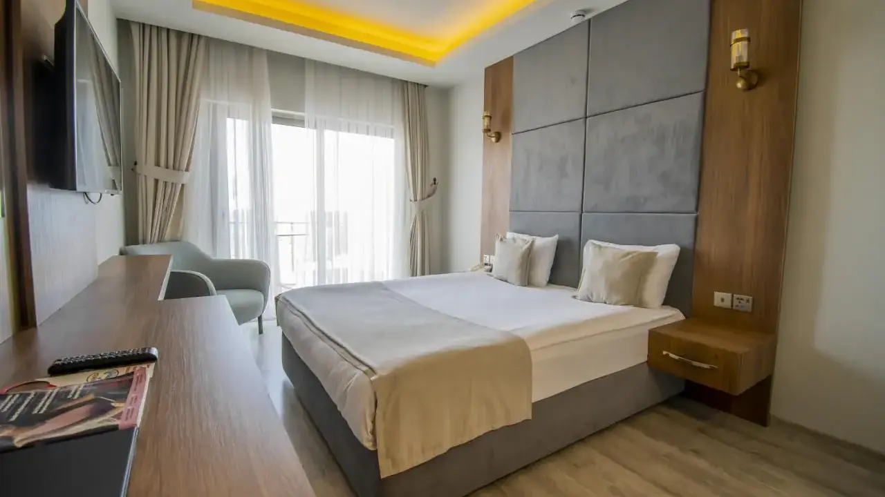 MIMOZA BEACH HOTEL