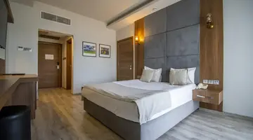 MIMOZA BEACH HOTEL