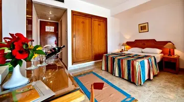 Minamark Beach Resort