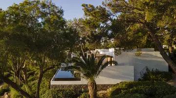 MINOS BEACH ART HOTEL