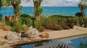 MINOS BEACH ART HOTEL