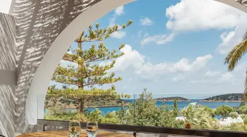 MINOS BEACH ART HOTEL