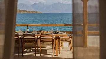 MINOS BEACH ART HOTEL