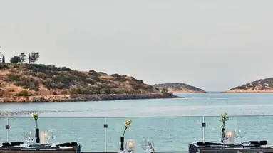 MINOS BEACH ART HOTEL