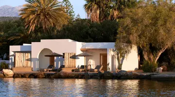 MINOS BEACH ART HOTEL
