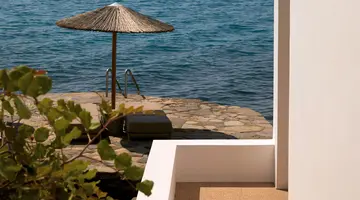 MINOS BEACH ART HOTEL