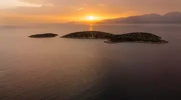Minos Beach Art Hotel