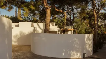 MINOS BEACH ART HOTEL