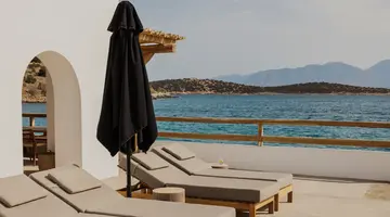 MINOS BEACH ART HOTEL
