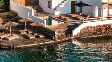 MINOS BEACH ART HOTEL