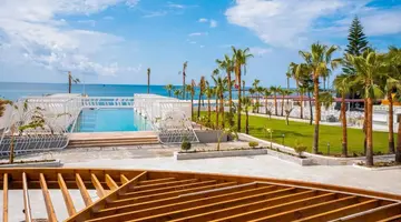 Mira Meridia Beach Resort Hotel