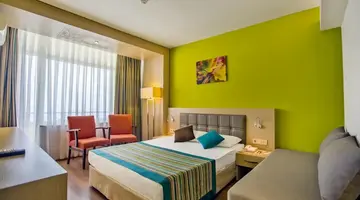 Mira Meridia Beach Resort Hotel