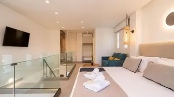 Mirablue Deluxe Residences