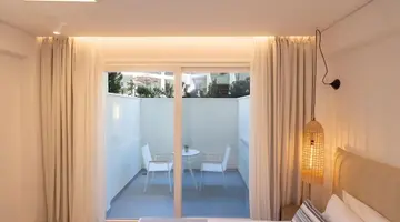 Mirablue Deluxe Residences