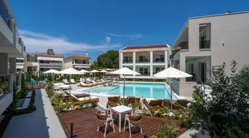 Mirablue Deluxe Residences
