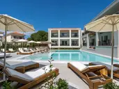 Mirablue Deluxe Residences