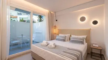 Mirablue Deluxe Residences