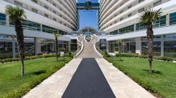 MIRACLE RESORT
