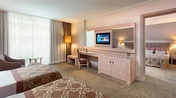 Miracle Resort