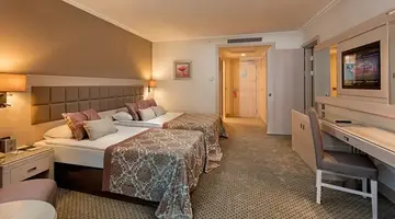 Miracle Resort
