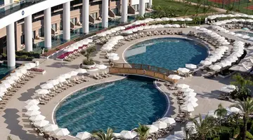 MIRACLE RESORT