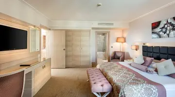 Miracle Resort