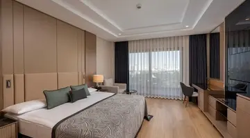 Miracle Resort