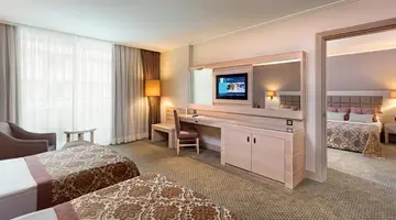MIRACLE RESORT
