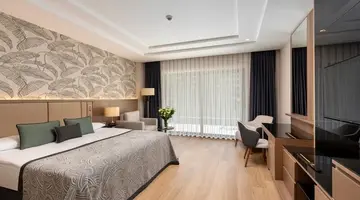 Miracle Resort