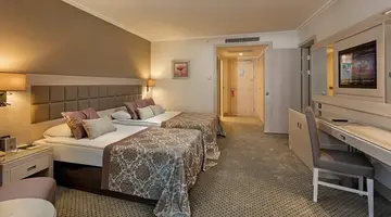 Miracle Resort