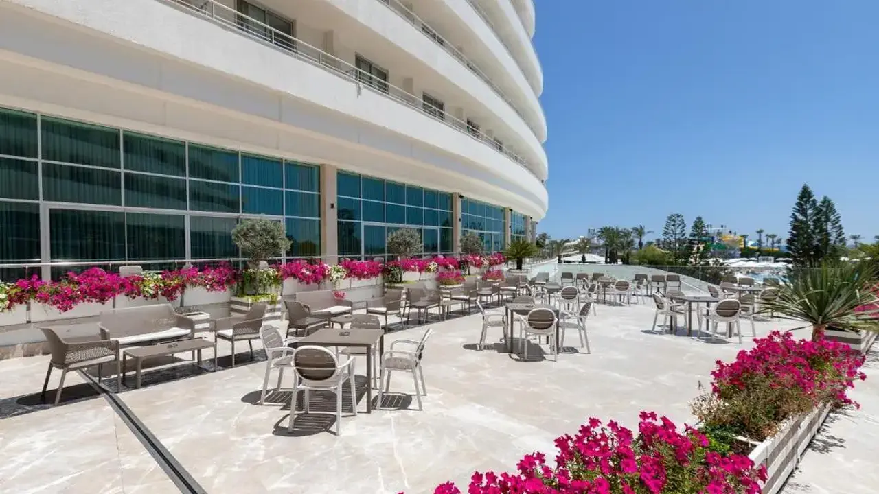 MIRACLE RESORT