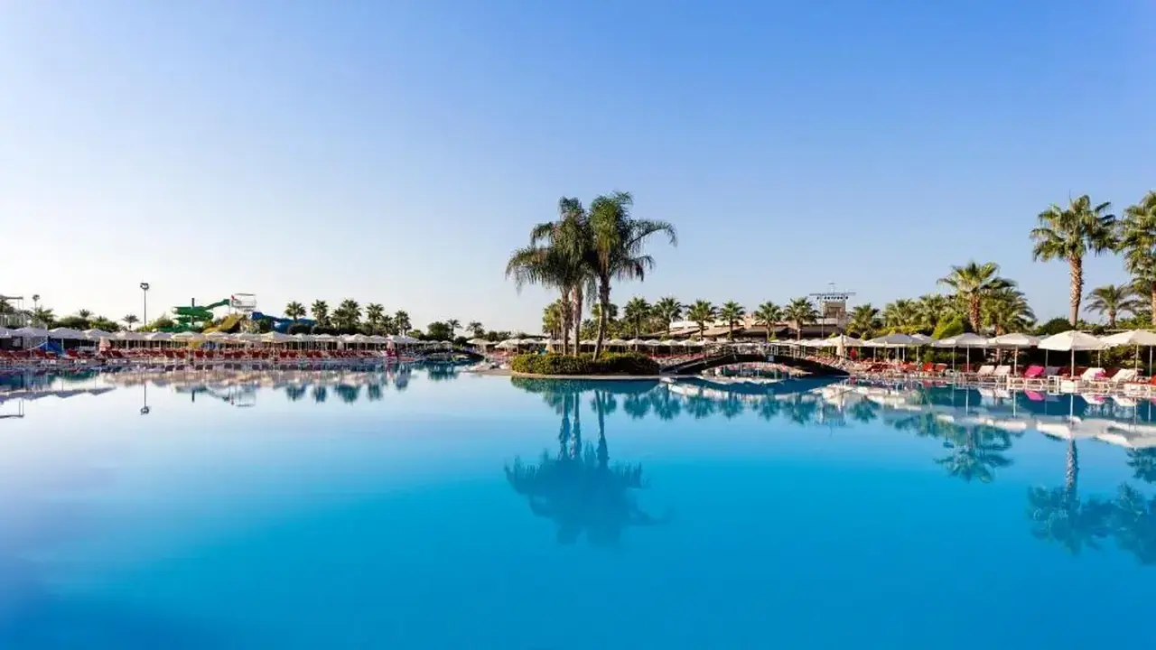 MIRACLE RESORT