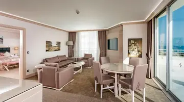 Miracle Resort